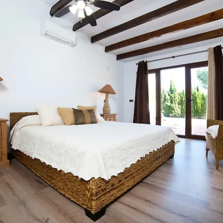 Villa Alegraa